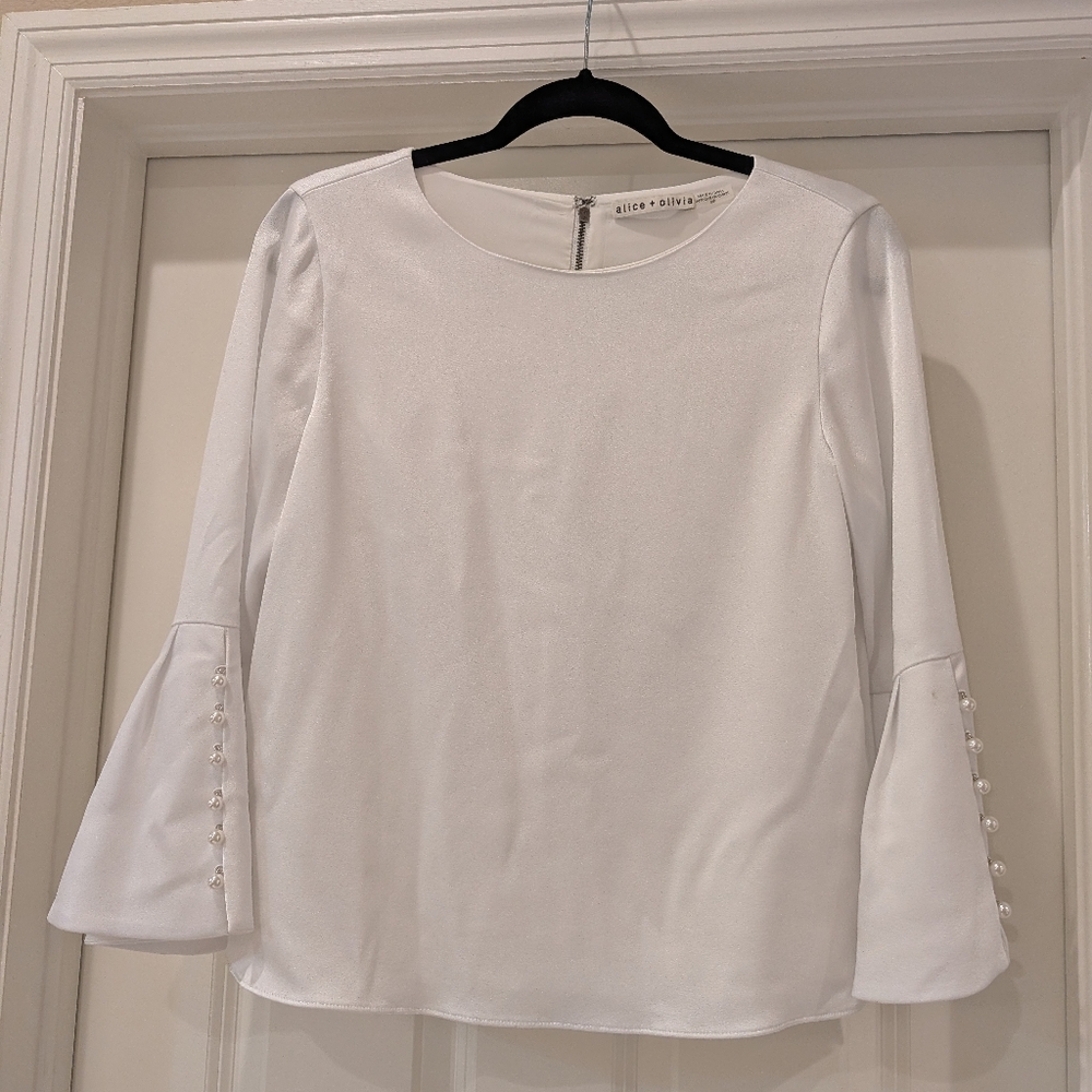 Alice & Olivia White Bell Sleeve Pearl Button Blouse Size Small
